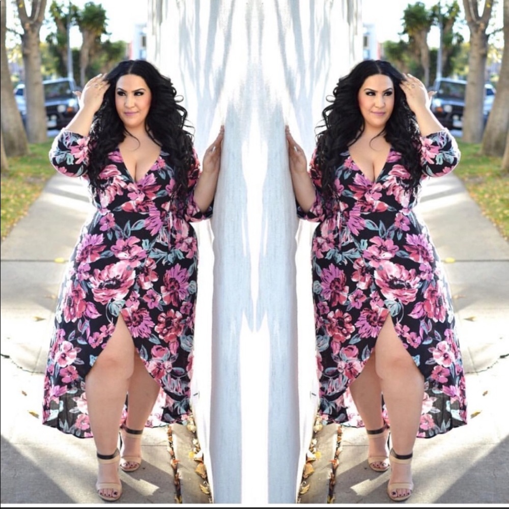 Beautiful Floral Dress 👗 NEVER WORN